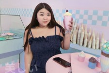 台山胖模(胖模特穿衣搭配图片)