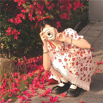 台山伴游女生镇凝莲